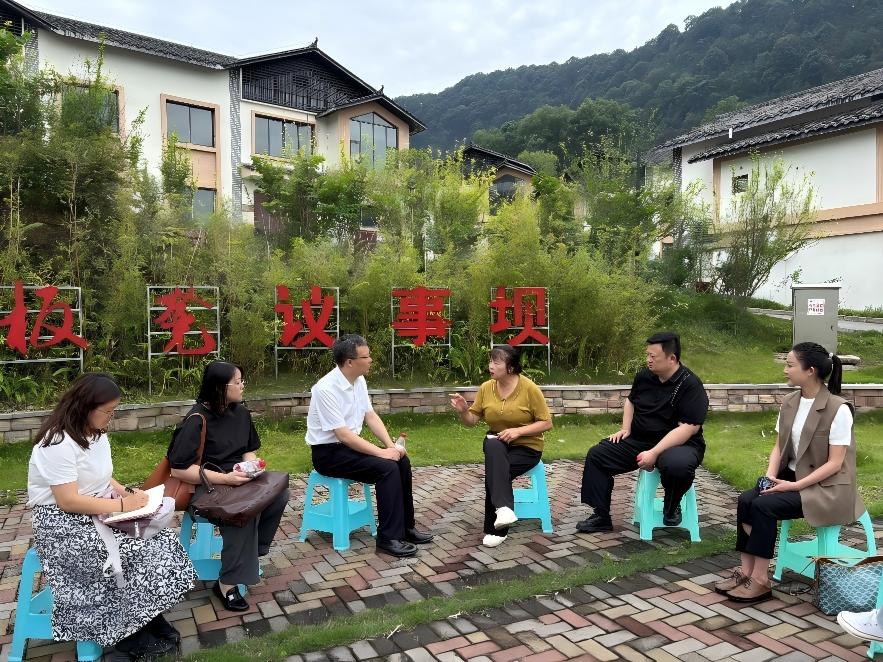 社会调研 | 中心执行副主任何健教授带队调研北碚区社会工作发展与社会治理经验